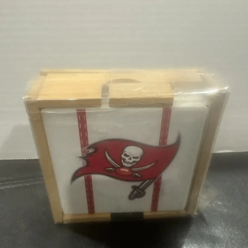 Tampa Bay Buccaneers Coaster Set NFL Wooden Tray Damage New